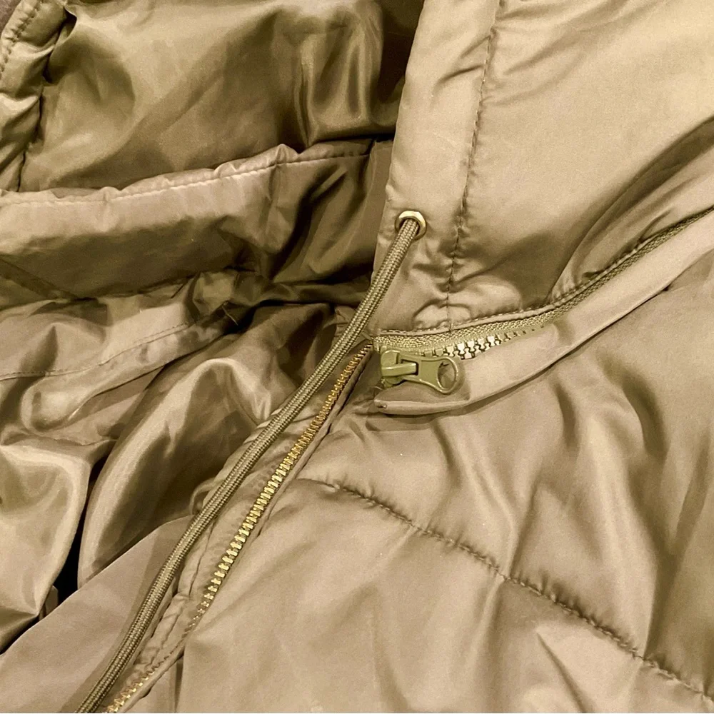 Olive Green Puffer Vest mid size. - Picture 9 of 9